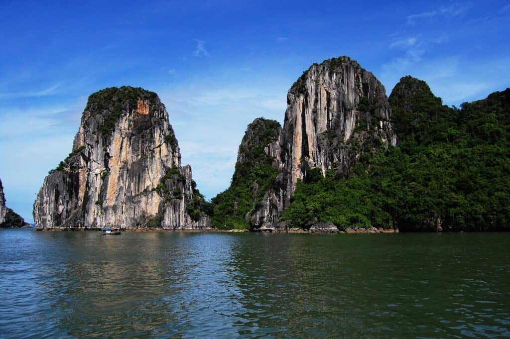 Ha Long (Hanoi)